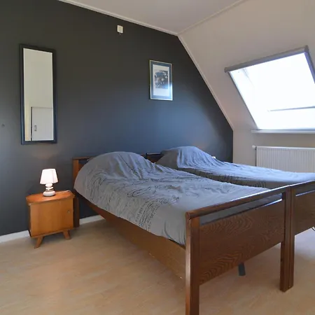 In Near Hambroek, Cleaning Included