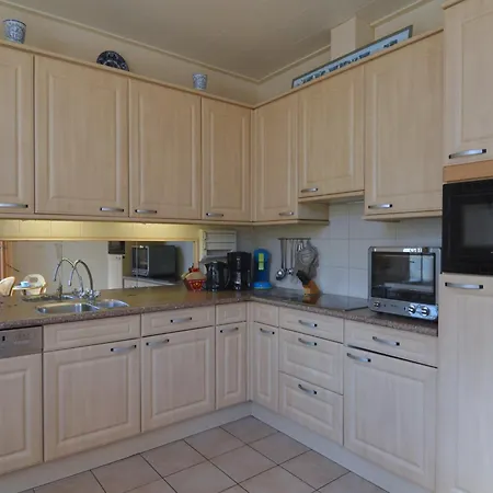 Holiday home In Near Hambroek, Cleaning Included *
