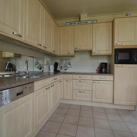 In Near Hambroek, Cleaning Included * Haarlo