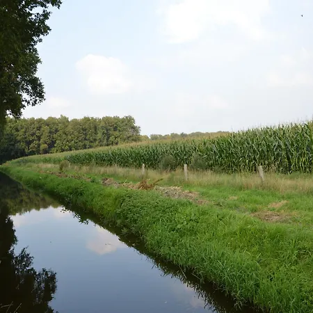 In Near Hambroek, Cleaning Included Hébergement de vacances *