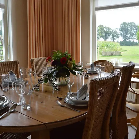 In Near Hambroek, Cleaning Included Hébergement de vacances *