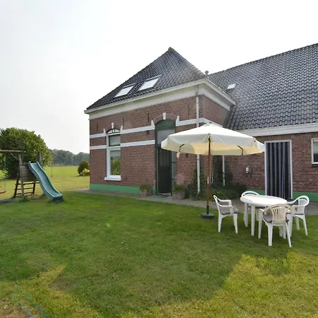 Hébergement de vacances In Near Hambroek, Cleaning Included Haarlo